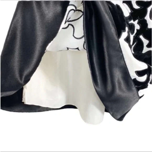 WHITE HOUSE BLACK MARKET velvet strapless dress 0 - Picture 7 of 10